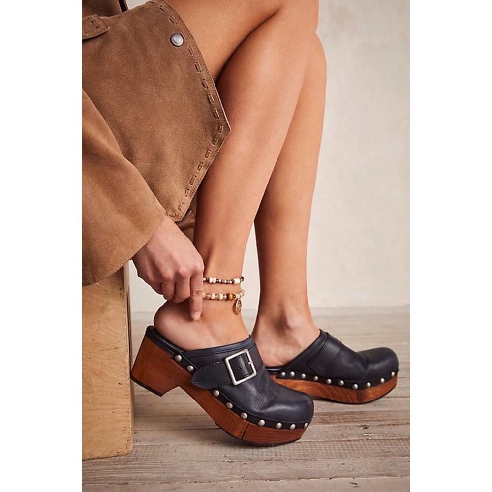 Free People Culver City Black Leather Clogs Shoes sz 39